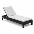 Lettino prendisole in rattan con cuscino in poliestere grigio